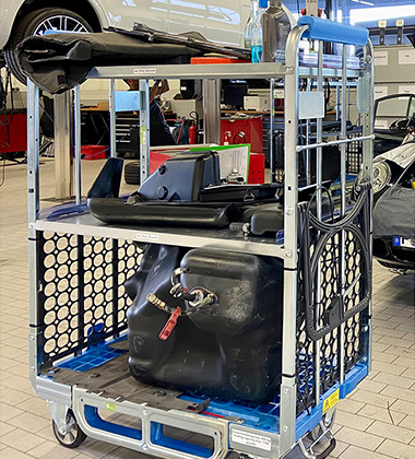 Loggyflex Trio Montagewagen von unyco - für Autohaus und Werkstatt